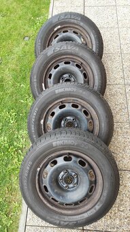 Zimní kola 195/65 R15 na plechových discích - 3