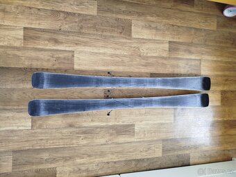 Sjezdové lyže Rossignol Hero J s vázáním - 3