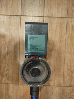 Vysavači značky Dyson V7 - 3