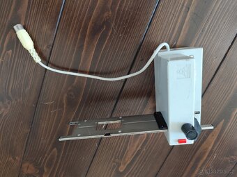 Podavač rámečků dia projektoru - 3