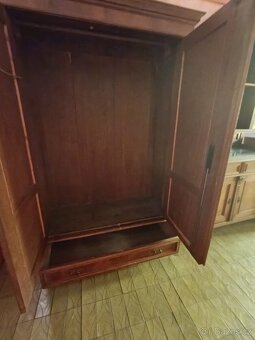 Starozitny nabytek - 3