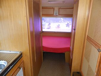 Dvouosý karavan Tabbert s přídavnou střechou - 3
