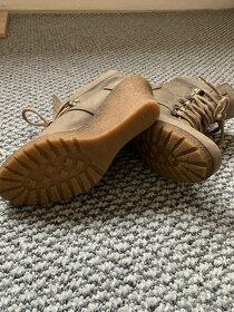 Kožené kotníkové boty na klínku, vel. 36, zn. SPM Shoes. - 3