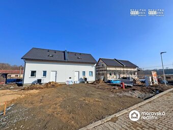 Prodej novostavby rodinného domu 4+kk se zahradou v Ivančicí - 3