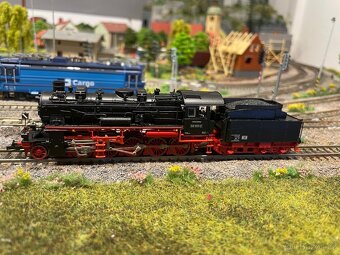 TT parní lokomotiva BR 58, Arnold, DCC-Zvuk, tři světlomety - 3