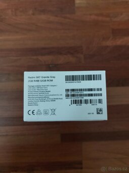 Úplně nový nerozbalený telefon - 3