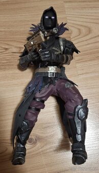 McFarlane Toys - Fortnite Raven - Premium Figure 28 cm - 3