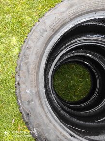 Prodám zimní pneu Goodyear - 3