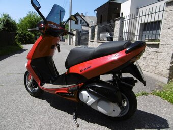 Aprilia Leonardo 250 - silný malý skútr - 3
