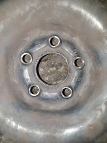 Goodyear- letní kola 195/65 R 15 s disky 6J x 15H2 ET 38 - 3