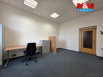 Pronájem kanceláří přímo u pěší zóny v Chebu, ul. Májová - 3