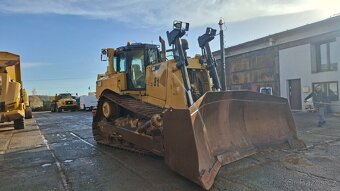 CAT D8T - 3