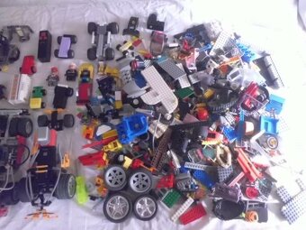 Velké množství Originální LEGO z různých Setů plus FIGURKY - 3