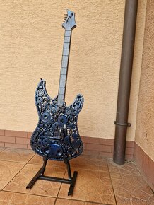 El.kytara model z kovu - 3