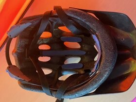 cyklistická helma značky Bell - 3