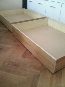 2 šuplíky na kolečkách - úložný prostor pod postel, - 3