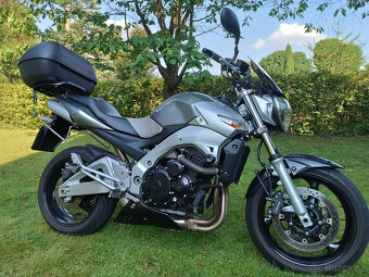 Suzuki GSR 600 - 3