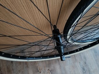 Treková kola 28 náboje Shimano Deore - vše nové - 3