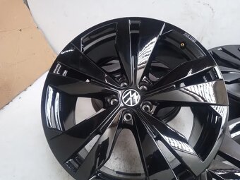 Alu kola VW R20 5x112 černé lesklé MOVÉ 9Jx20H2 ET42 Číslo O - 3