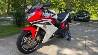 Honda CBR600f - 3