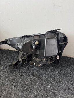Ford Ranger Full led svetlo 2022 prave - 3