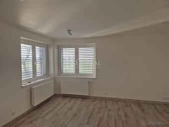 Pronájem bytu 3+1, 84 m2, balkon, sklep, Sluhy - 3