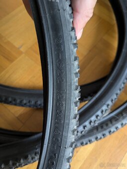 4x Schwalbe Smart Sam, 2x nové 2x téměř nové - 3