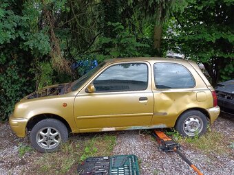 2x Nissan Micra (1993,2002) - 3