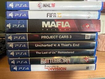 PlayStation 4 - 500GB + hry. - 3