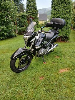 Suzuki GW 250 Inazuma - 3