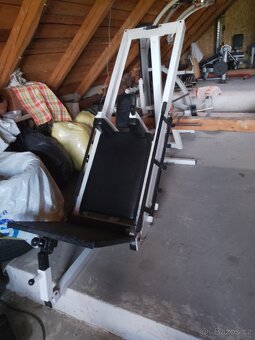 Posilovací stroj hacken dřep - 3