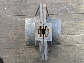 LITINOVÝ POKLOP - NOVÝ - 3