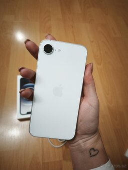 PRODÁM | APPLE IPHONE 16e 128 GB – STAV NOVÉHO + ZÁRUKA - 3