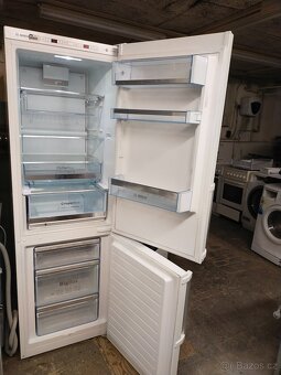 Prodám plně funkční digitální lednici zn. Bosch-180cm-DOVEZU - 3