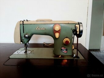šicí stroj Lada - 3