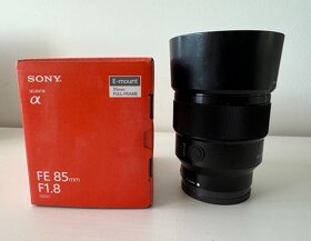 Sony 85mm, f1.8 - 3