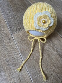 Ručně pletená dětská čepice 3-6 měs. různé barvy - 3