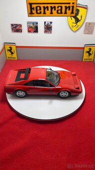 Ferrari 328 GTB 1:18 Kyosho - 3