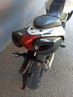 Aprilia Dorsoduro 1200 R.V.2011 - 3