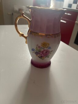 Prodam porcelánoví hrneček ze zlatou a malovanou malbou - 3