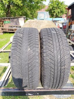 225/55R17 - 3