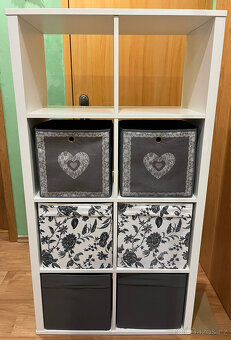 IKEA policový díl KALAX s úpravou + textilní boxy. - 3