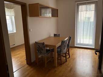 Pronájem bytu 3+kk 55m² vč. zahrady 110m² a park. stání - 3