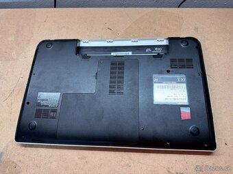 Predám pokazený notebook na náhradné diely zn.TOSHIBA C55 - 3