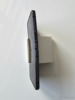 Samsung Galaxy Z Flip 4 8/128 GB - 3