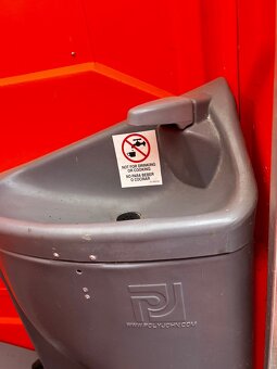 Mobilní toaleta , kadibudka, Toi , přenosné WC - použitá - 3