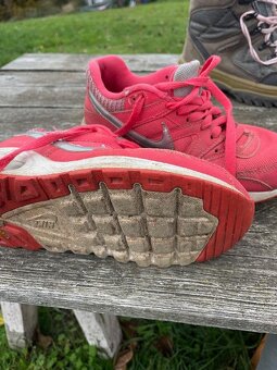 Pohorky Navaho dámské a Nike sportovní dámské vel 37 - 3