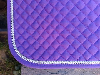 Podsedlová dečka fialová QHP - 3