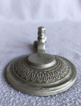 cínové víčko na korbel - 3