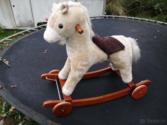 Houpací a jezdící kun - 3